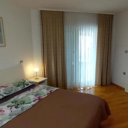 Rubin Apartment *